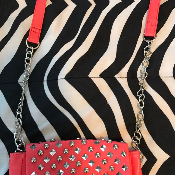 💥SALE💥 Studded Purse - Picture 3 of 7